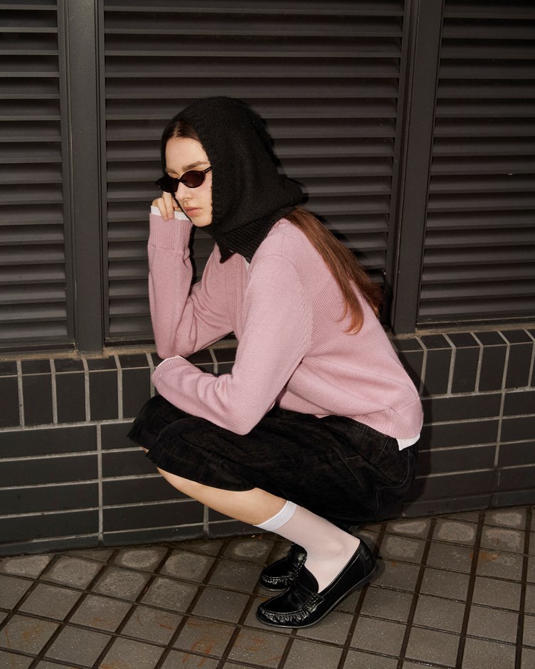 V領針織假兩件造型上衣