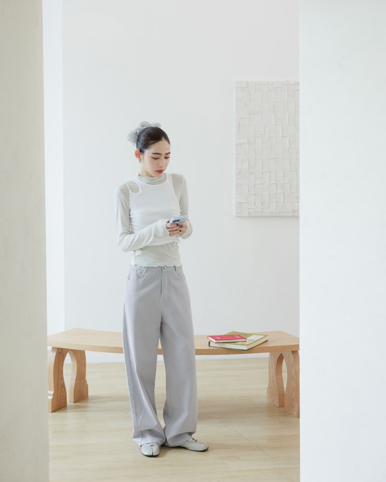 柔霧感軟料直筒牛仔褲