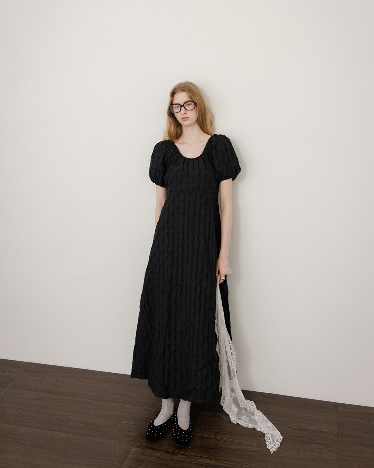 紋理壓花澎袖洋裝