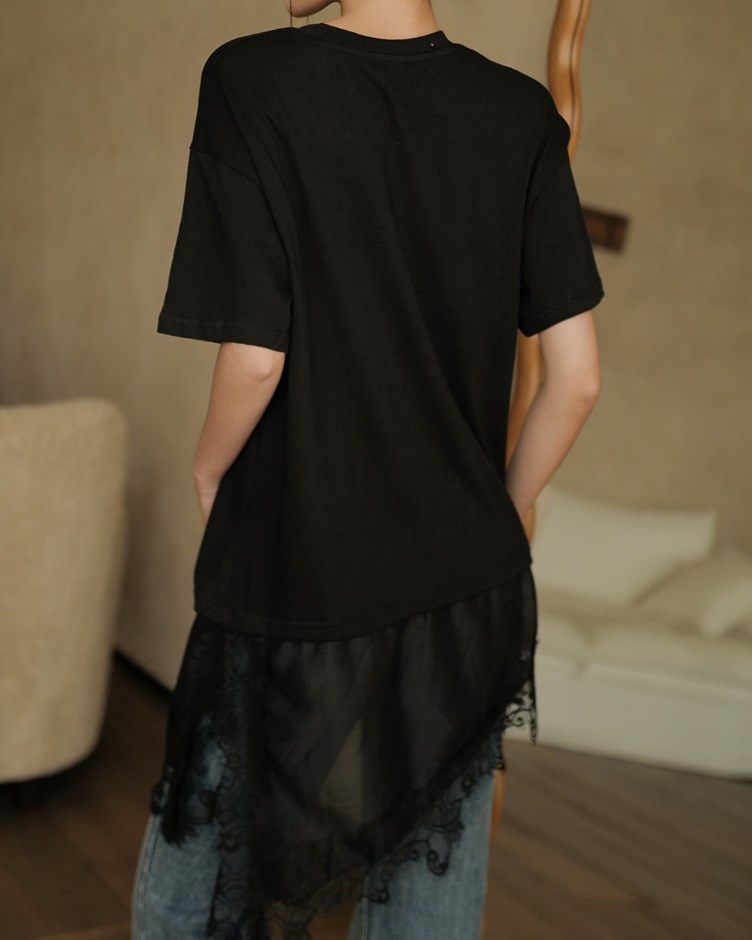 蕾絲拼接斜擺寬鬆短TEE
